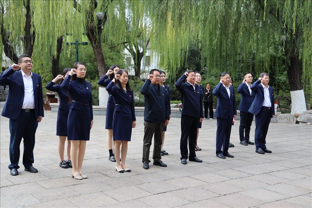 公海贵宾会员检测中央集团党委书记刘文强加入所在党支部主题党日运动